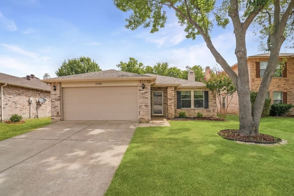 2709 White Oak Drive, Little Elm, TX 75068 — photo 1