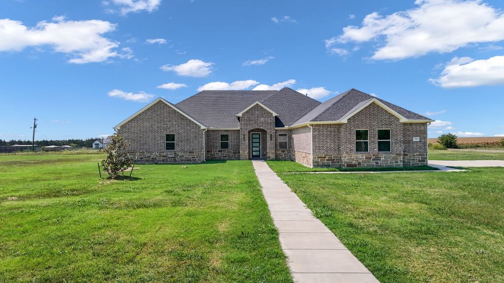 350 Farrar Road, Waxahachie, TX 75165 — photo 1