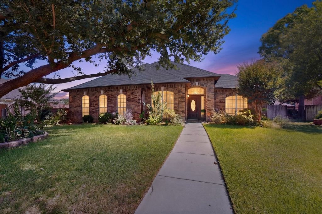 713 Mockingbird Court, Crowley, TX 76036 — photo 1
