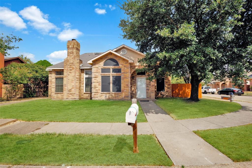 805 Brockden Drive, Mesquite, TX 75149 — photo 1
