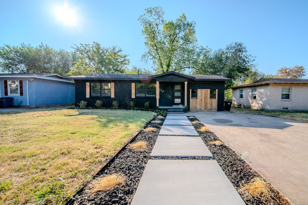 1530 Hillcrest Street, Mesquite, TX 75149 — photo 1
