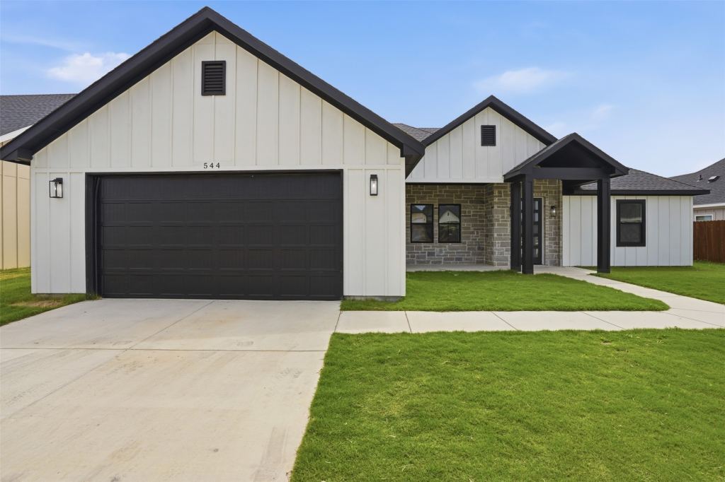 544 Highview Court, Godley, TX 76044 — photo 1
