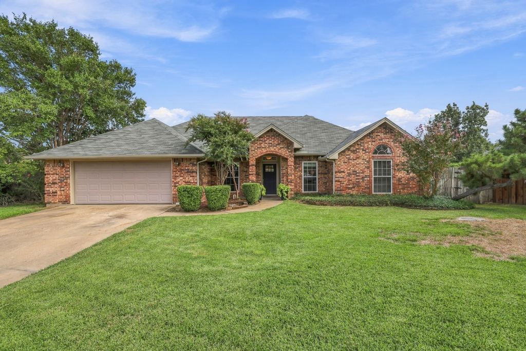7704 Sagebrush Court S, North Richland Hills, TX 76182 — photo 1