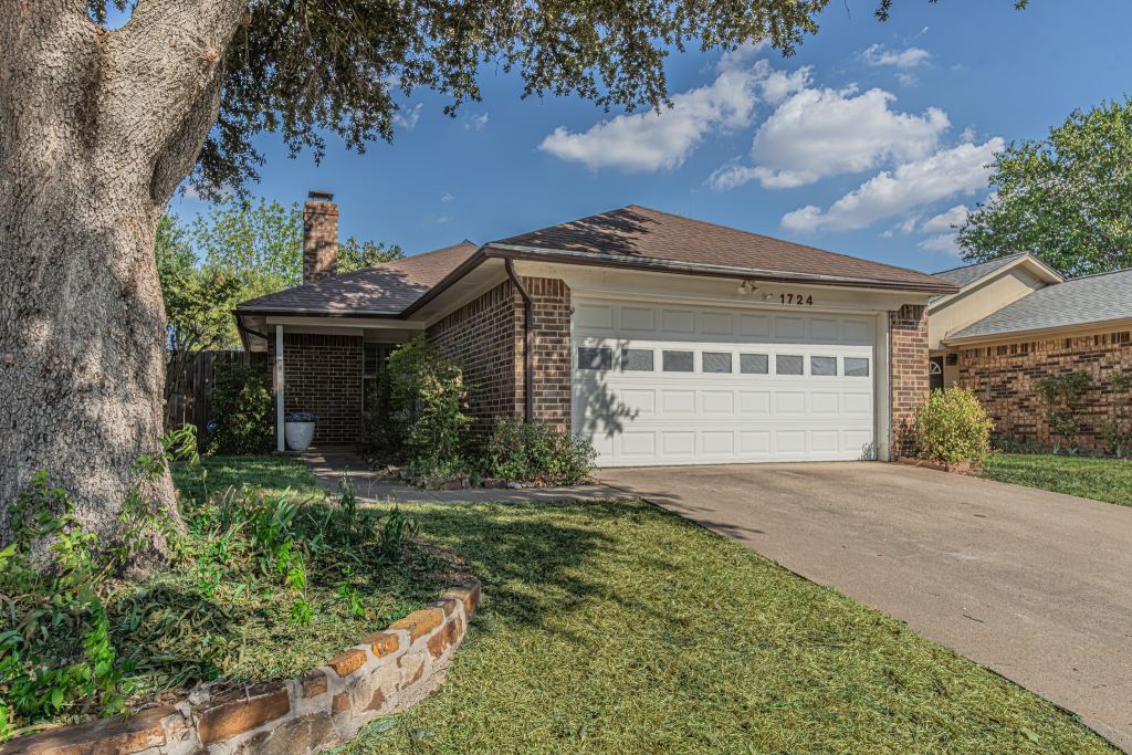 1724 Red Bud Lane, Euless, TX 76039 — photo 1