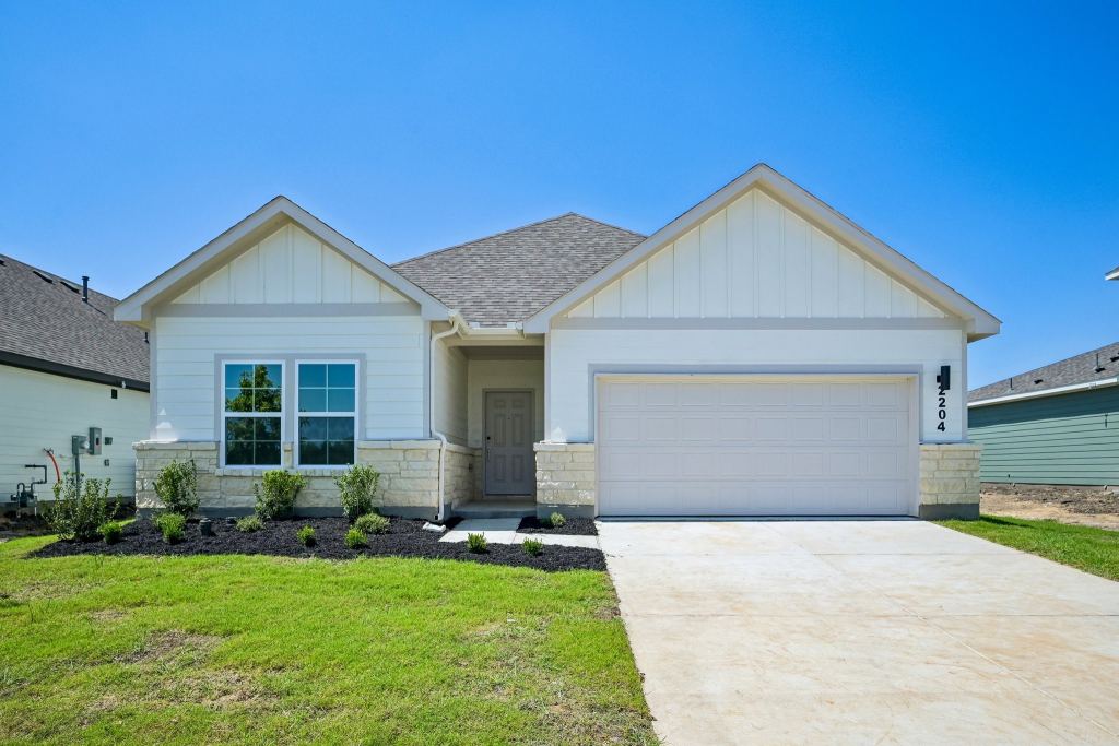 2204 Trailside Drive