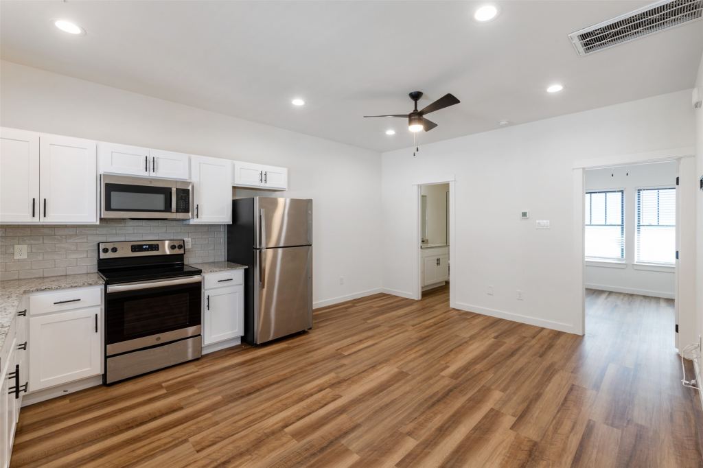 1139 Kings Highway 103, Dallas, TX 75208 — photo 1
