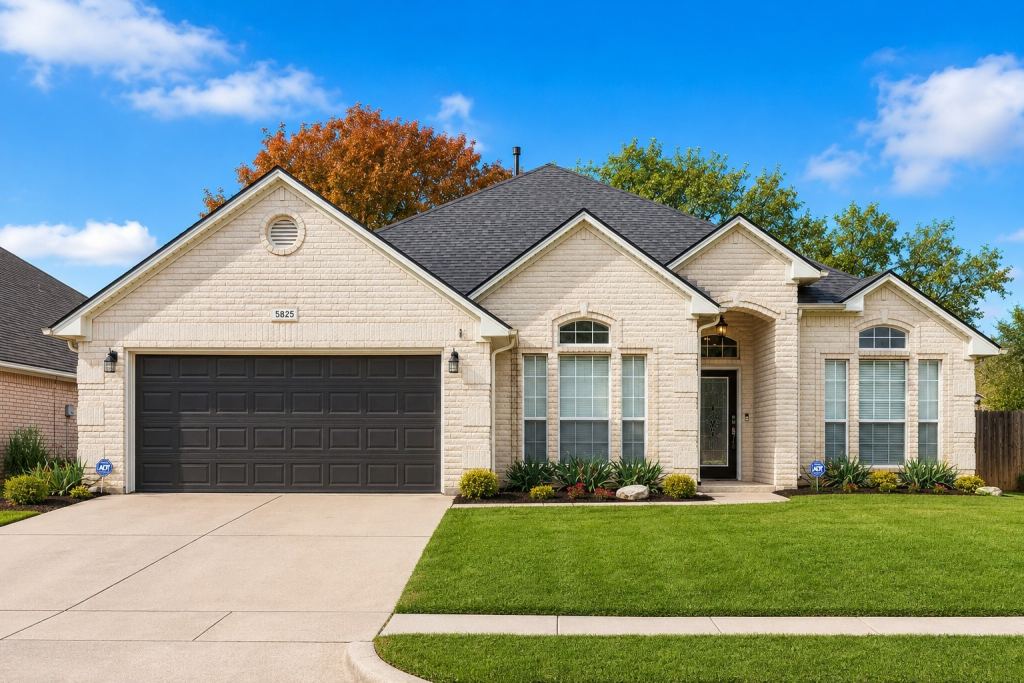 5825 Echo Bluff Drive, Haltom City, TX 76137 — photo 1