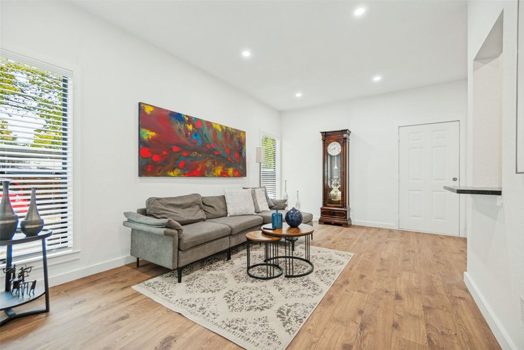 5620 Live Oak Street 106, Dallas, TX 75206 — photo 1