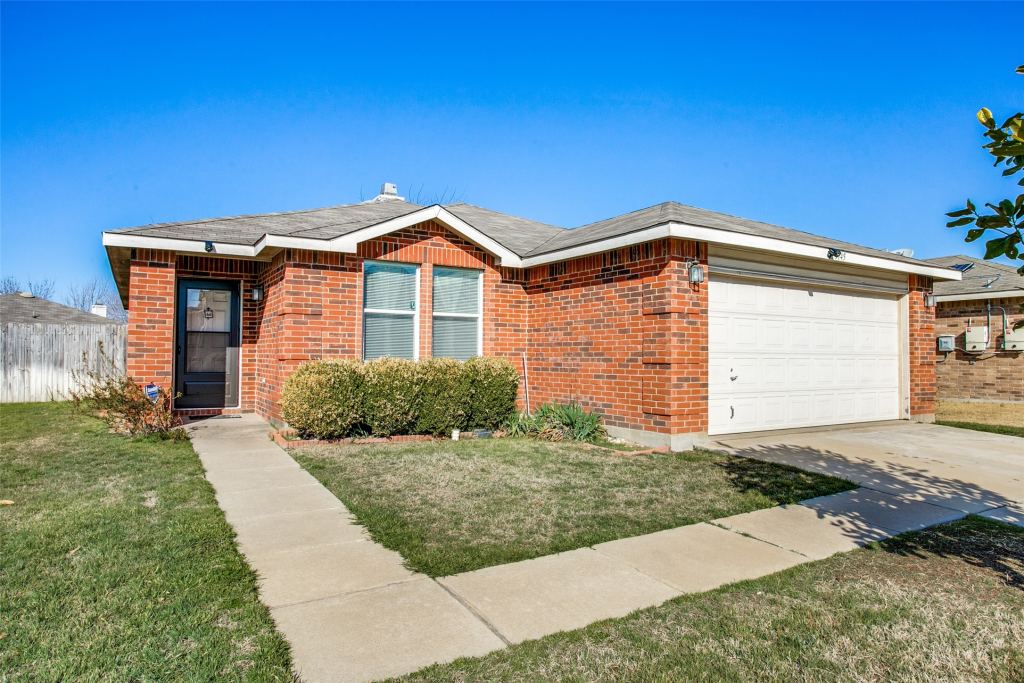 5145 Weather Rock Lane, Fort Worth, TX 76179 — photo 1
