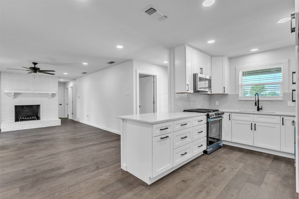 110 Twin Circle, Wortham, TX 76693 — photo 1