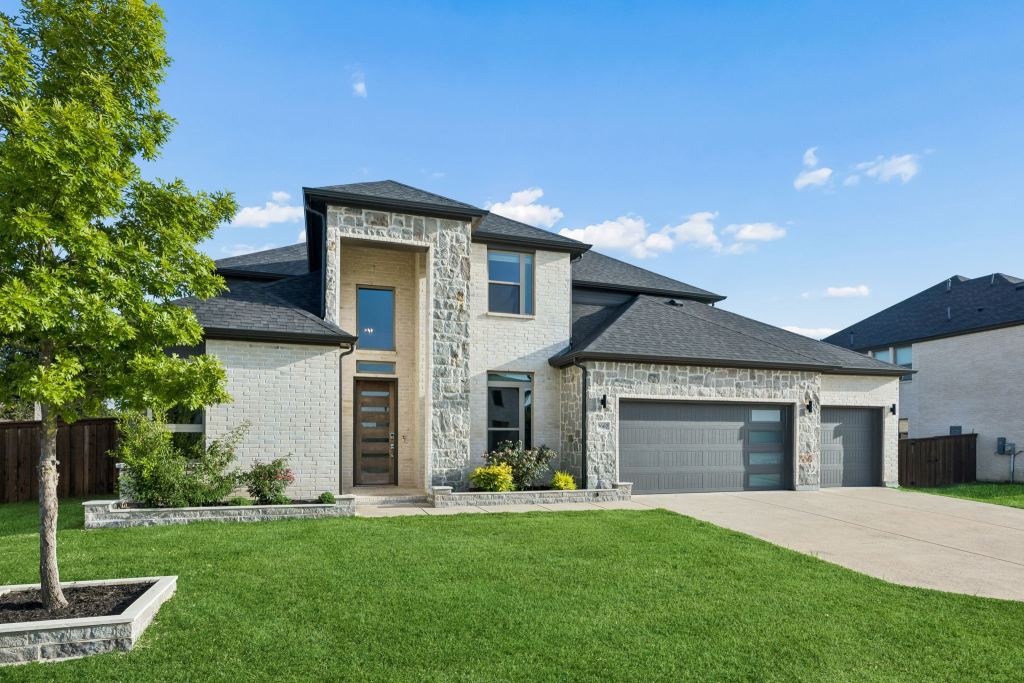 9667 Summit Hills Drive