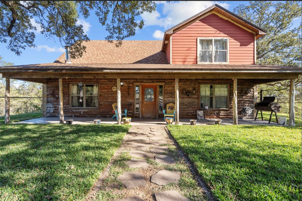 262 N Cheyenne Trail, Springtown, TX 76082 — photo 1
