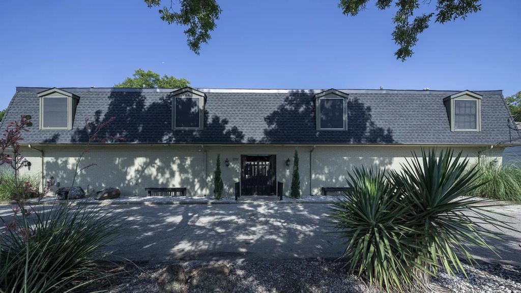 1717 N Locust Street 1, Denton, TX 76201 — photo 1