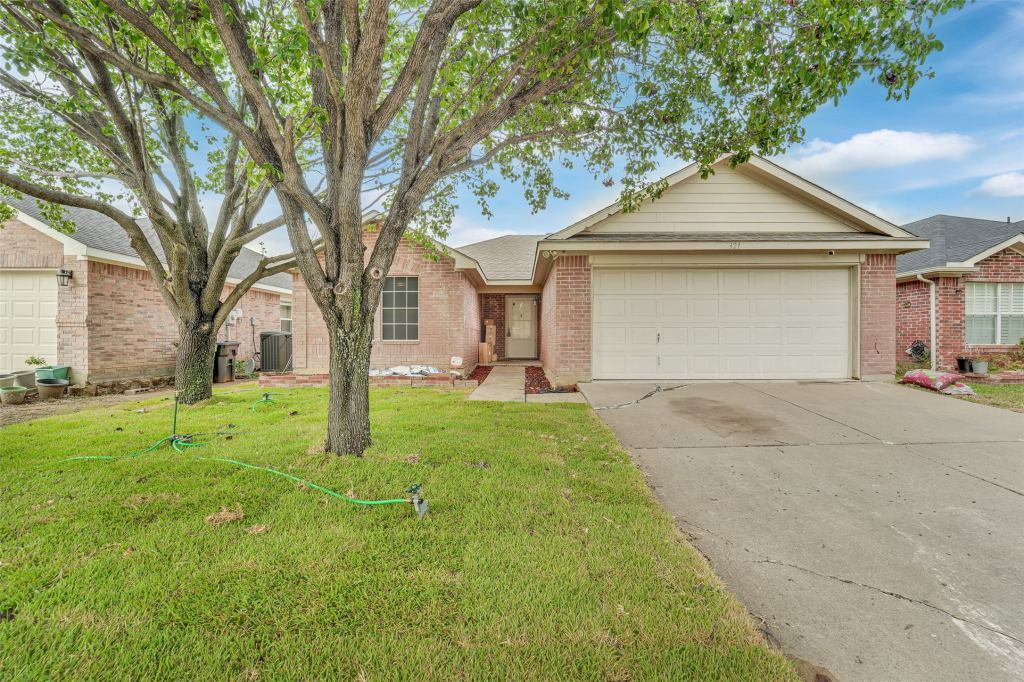 321 Dakota Drive, Arlington, TX 76002 — photo 1