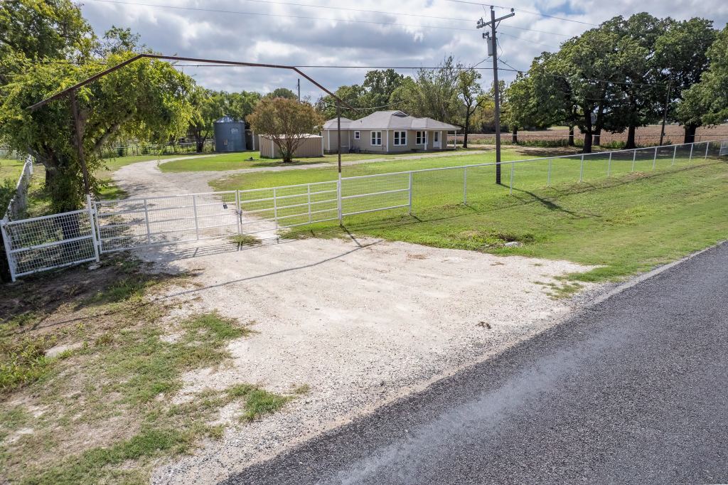 36074 N Fm 219, Stephenville, TX 76401 — photo 1
