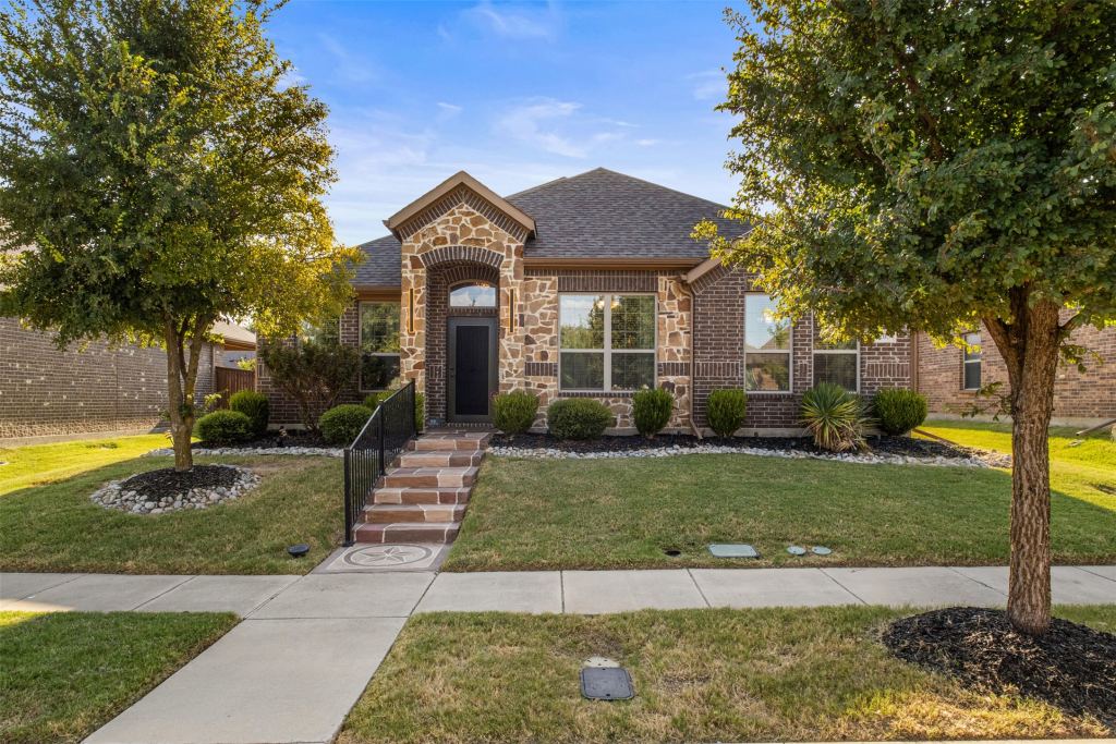 205 Melody Way, Red Oak, TX 75154 — photo 1