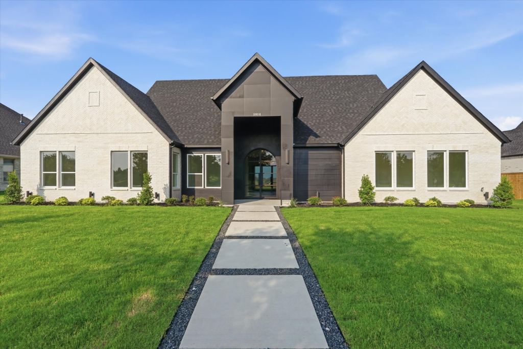 1014 Devonshire Drive N, Forney, TX 75126 — photo 1