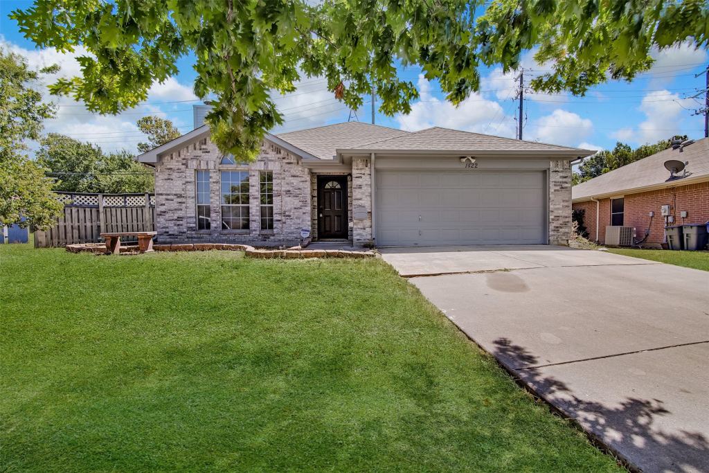 1422 Misty Meadow Drive, Midlothian, TX 76065 — photo 1
