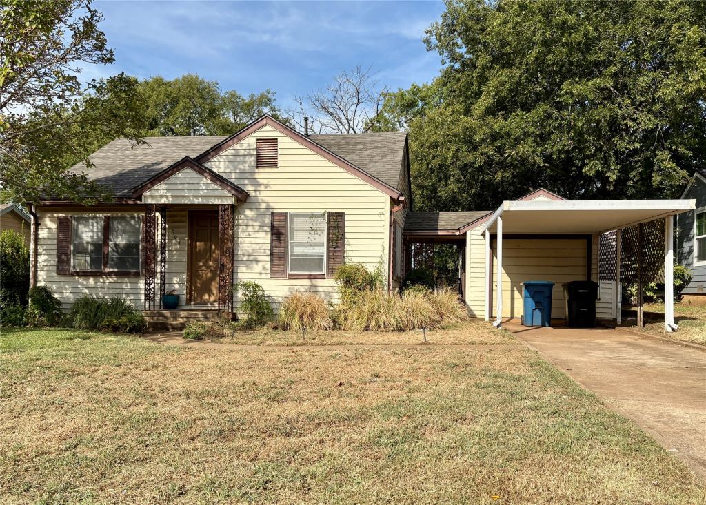 705 N Derby Street, Denison, TX 75020 — photo 1
