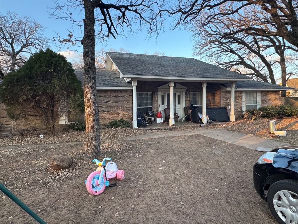 2301 Turner Way, Arlington, TX 76001 — photo 1
