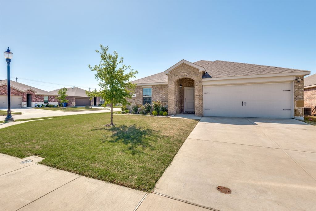 980 Fueller Drive, Aubrey, TX 76227 — photo 1