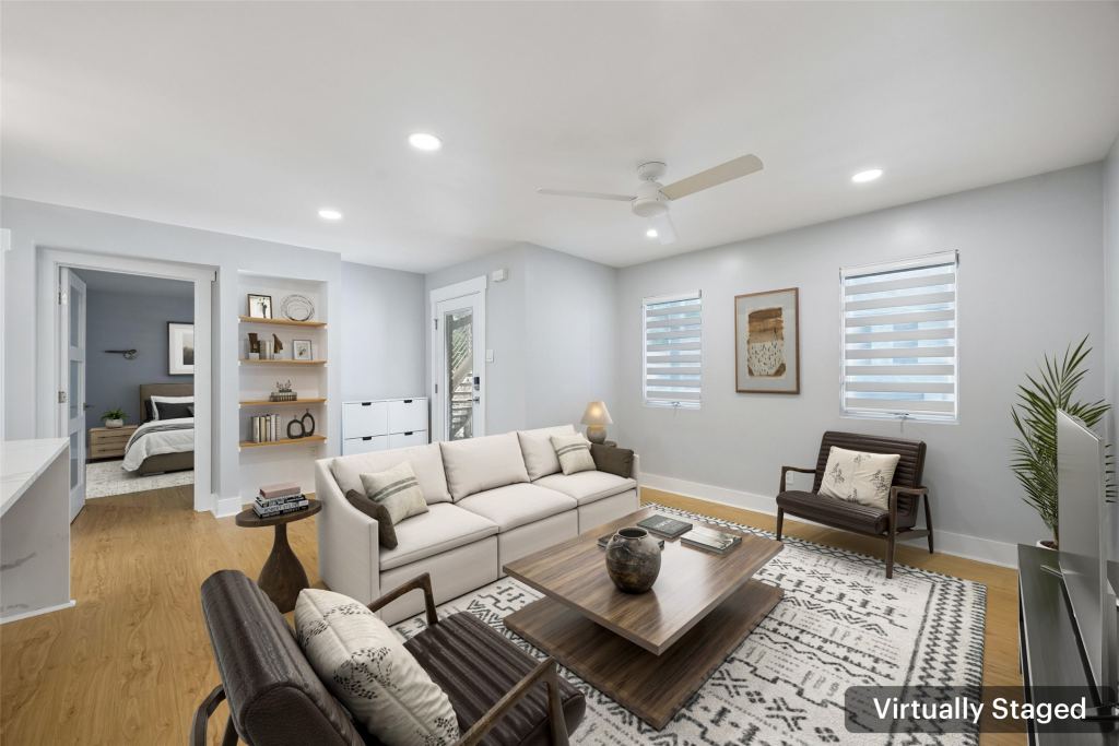 4231 Travis Street 23