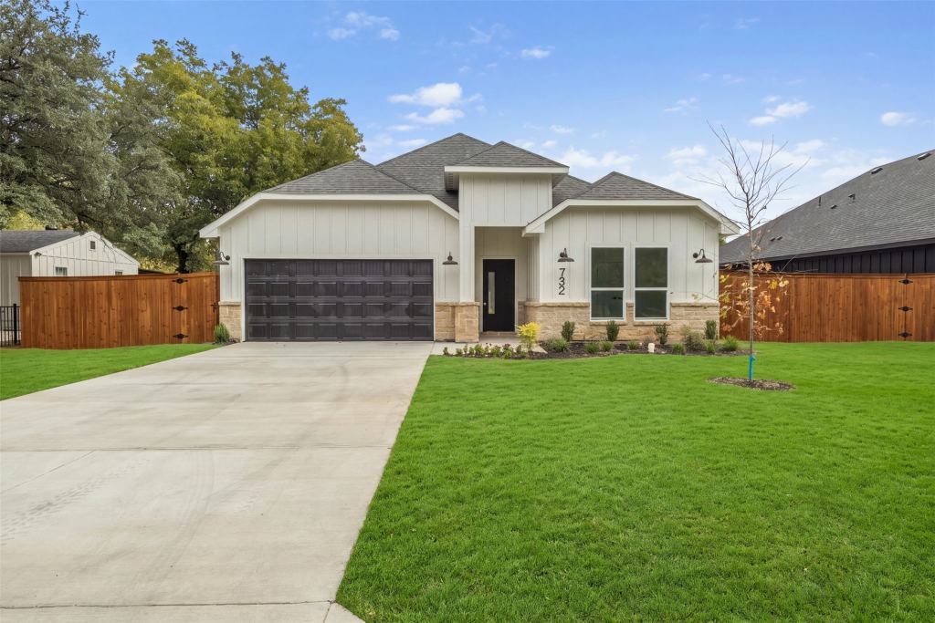 732 Old London Lane, Mesquite, TX 75149 — photo 1