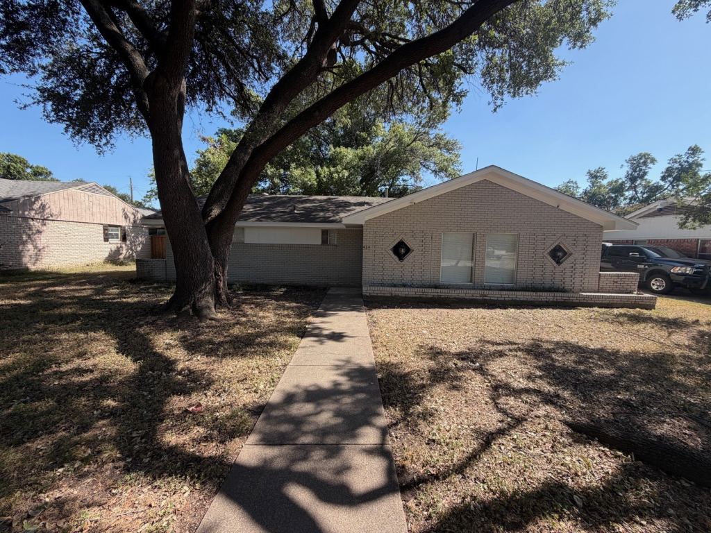 434 E Spring Valley Road, Richardson, TX 75081 — photo 1