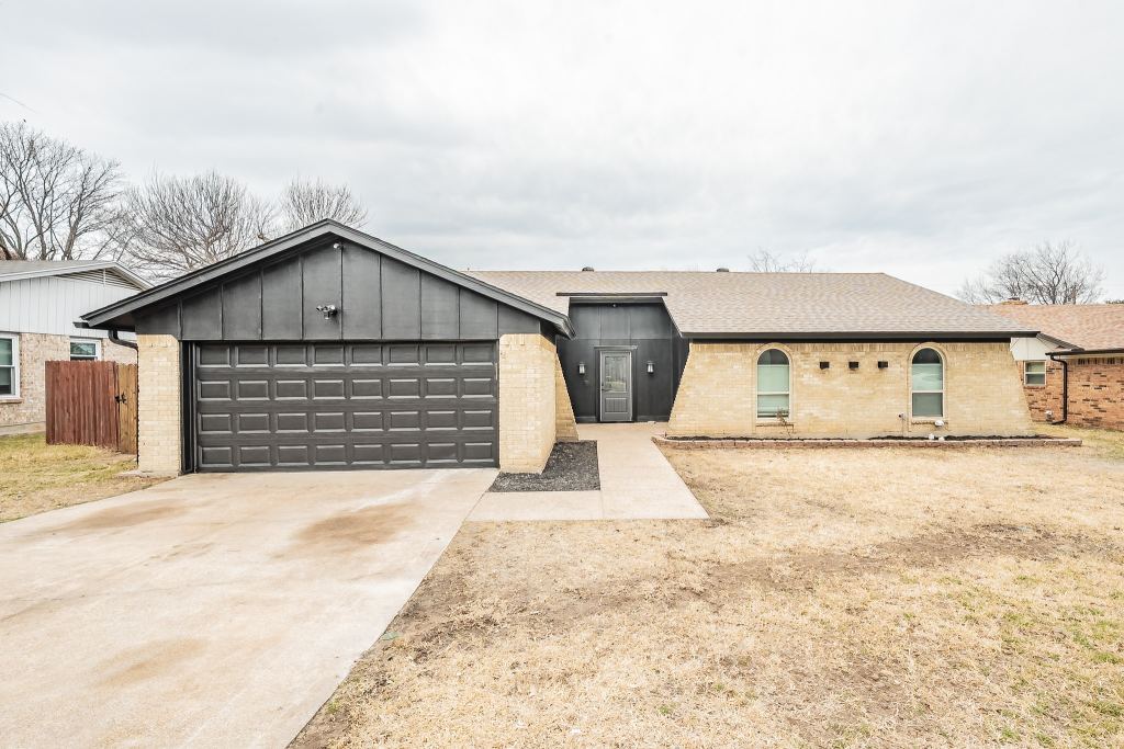 8409 Glenann Drive, North Richland Hills, TX 76182 — photo 1