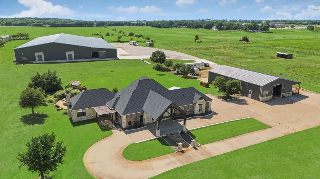 10531 Cole Road, Pilot Point, TX 76258 — photo 1