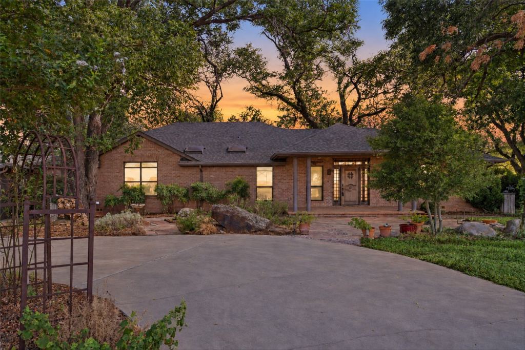 1820 Long Creek Court, Granbury, TX 76049 — photo 1