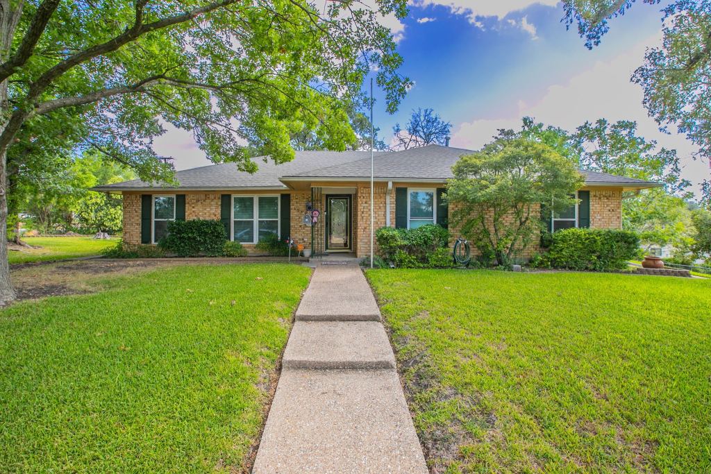 1033 Rambler Drive, Waco, TX 76710 — photo 1
