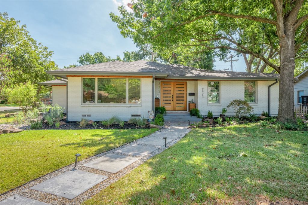 9922 Kilarney Drive