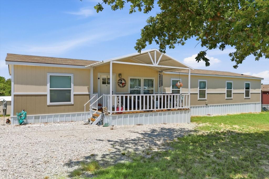 193 Firefly Drive, Springtown, TX 76082 — photo 1