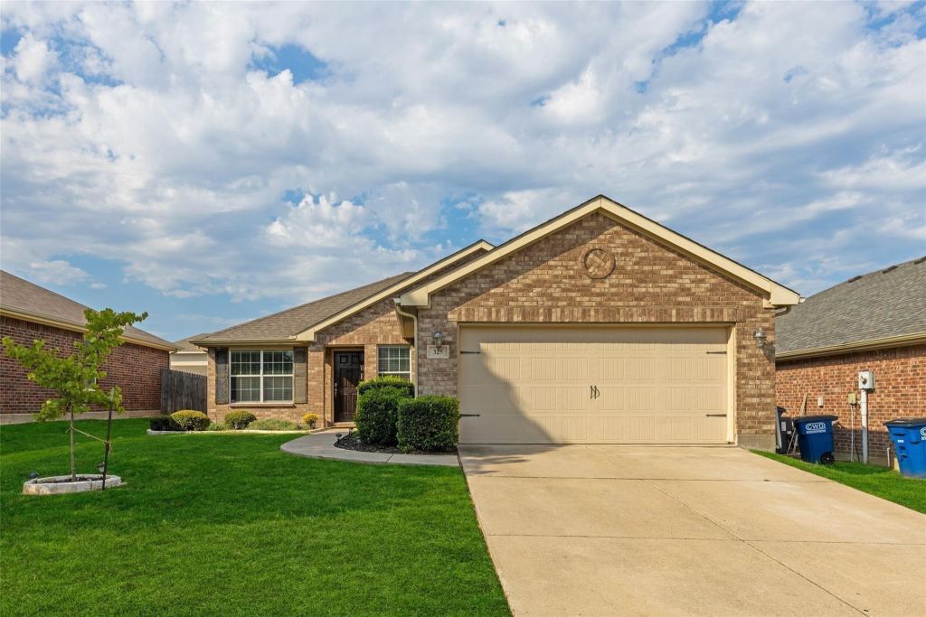 325 Crosscreek Drive, Princeton, TX 75407 — photo 1