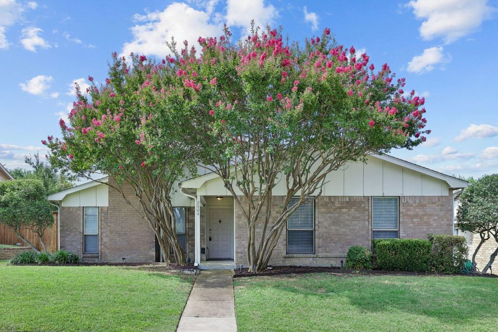 2604 Winding Creek Drive, Carrollton, TX 75007 — photo 1