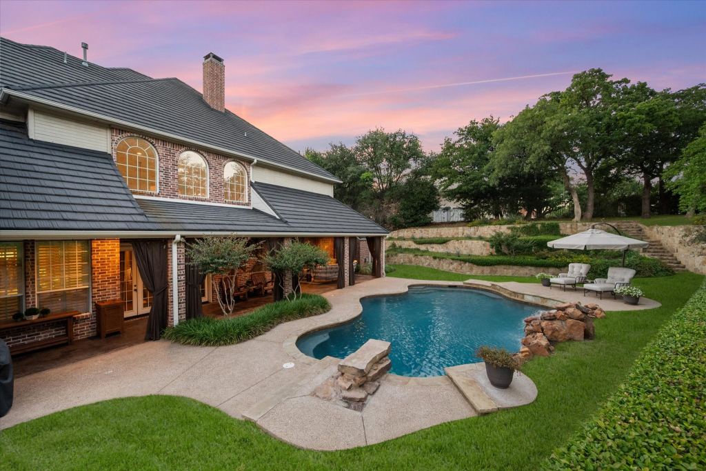 2325 Panorama Court, Arlington, TX 76016 — photo 1