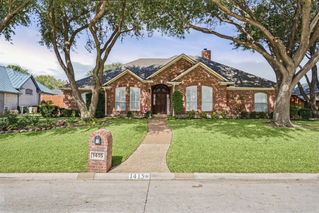1415 Fairhaven Drive, Mansfield, TX 76063 — photo 1