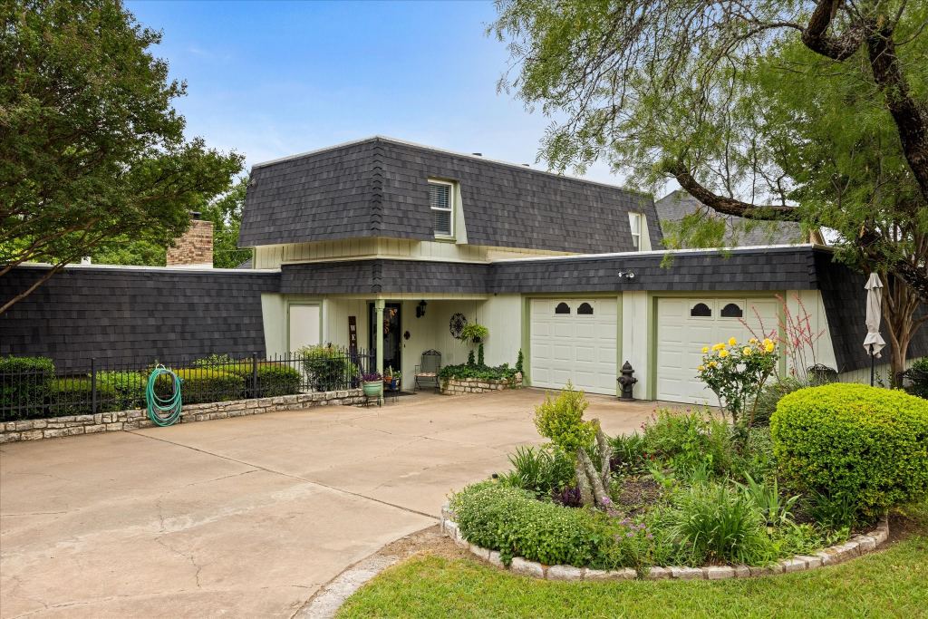 5007 Comanche Drive, Granbury, TX 76049 — photo 1