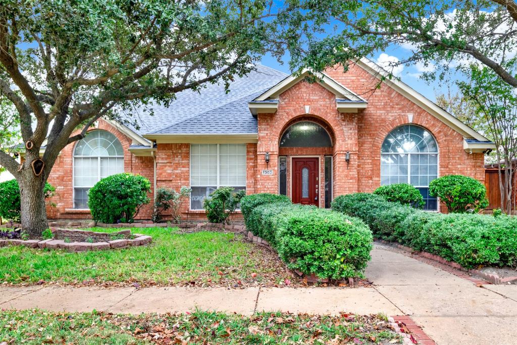 1303 Hillcrest Drive, Allen, TX 75002 — photo 1