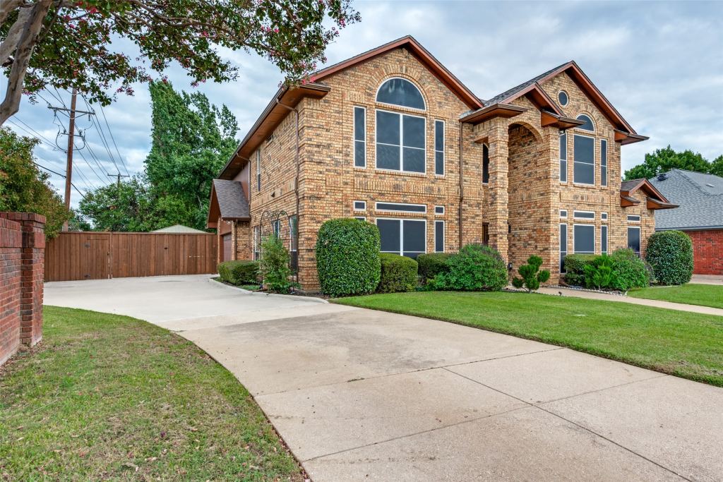 5401 Emerald Park Boulevard, Arlington, TX 76017 — photo 1