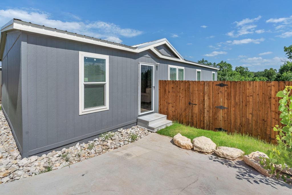 817 Thicket Trail, Granbury, TX 76048 — photo 1