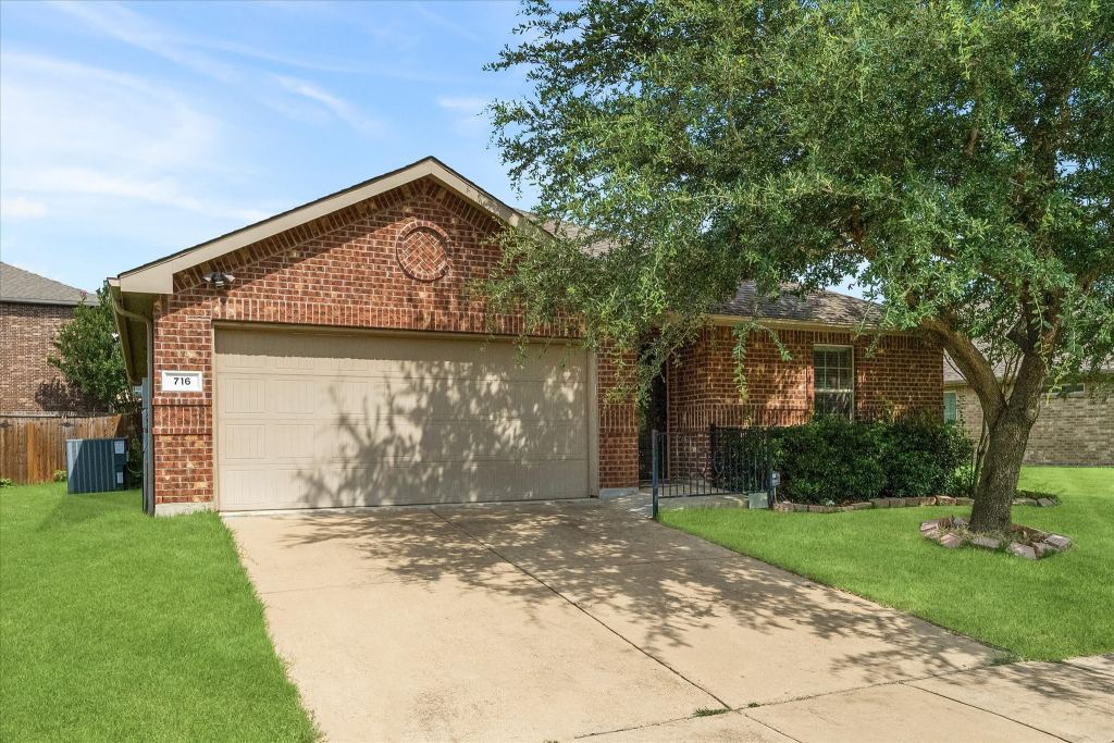 716 Harrison Lane, Lavon, TX 75166 — photo 1