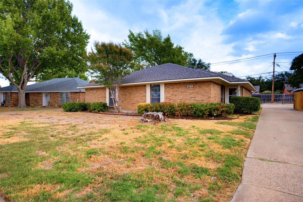 2325 Lido Lane, Arlington, TX 76015 — photo 1