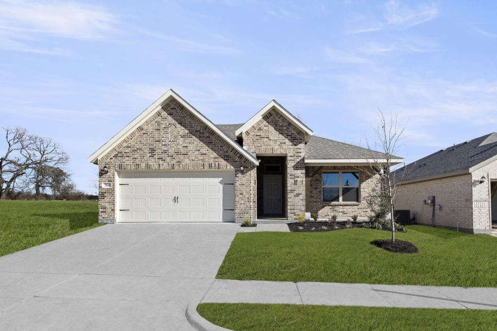7816 Kingfisher Road, Aubrey, TX 76227 — photo 1