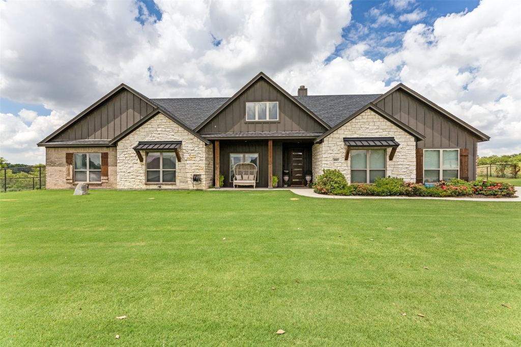 2015 Veal Circle, Weatherford, TX 76085 — photo 1