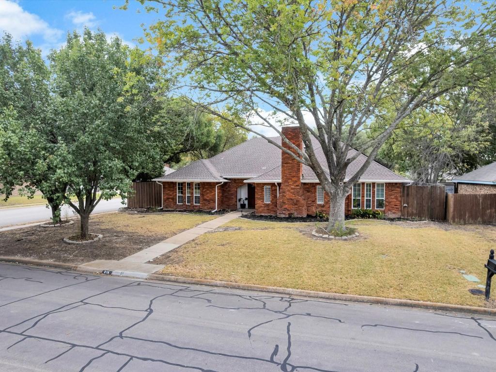 816 Autumn Lake Drive, Allen, TX 75002 — photo 1