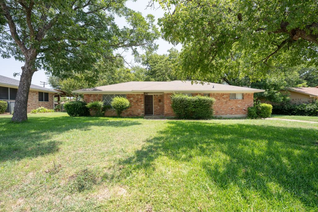 614 N Young Boulevard, DeSoto, TX 75115 — photo 1