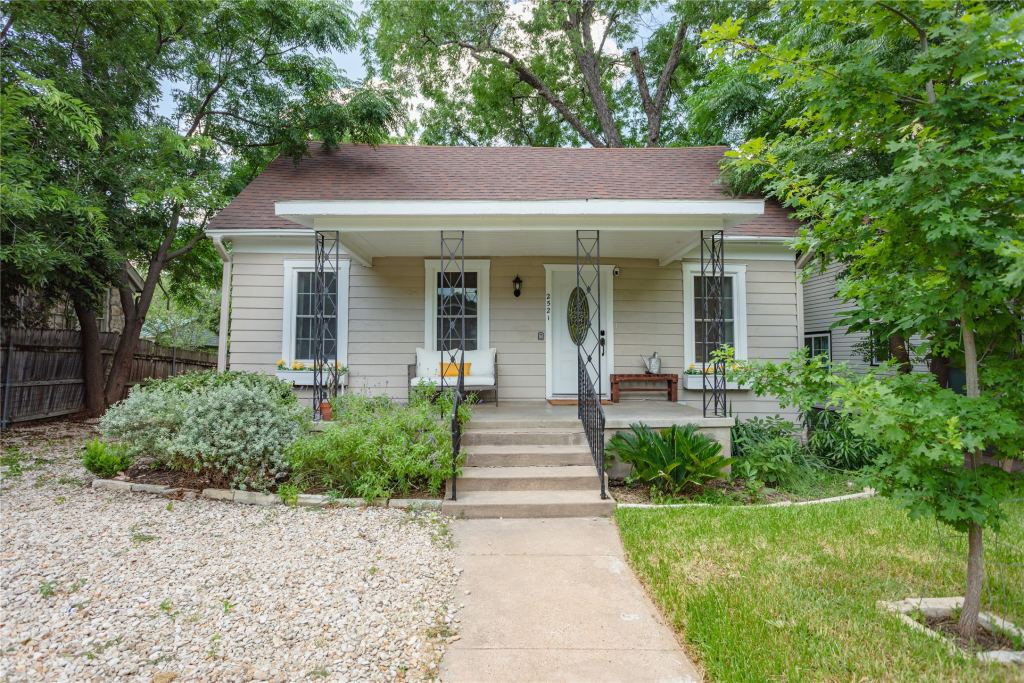 2521 Washington Avenue, Waco, TX 76710 — photo 1
