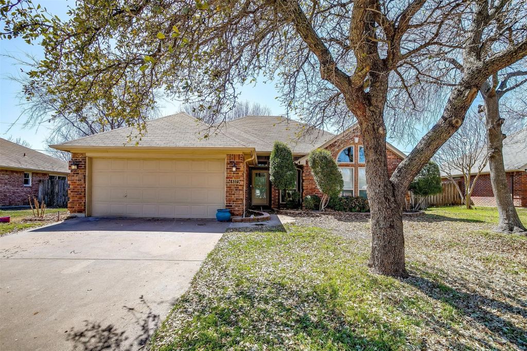 837 NW Park Meadow Lane, Burleson, TX 76028 — photo 1